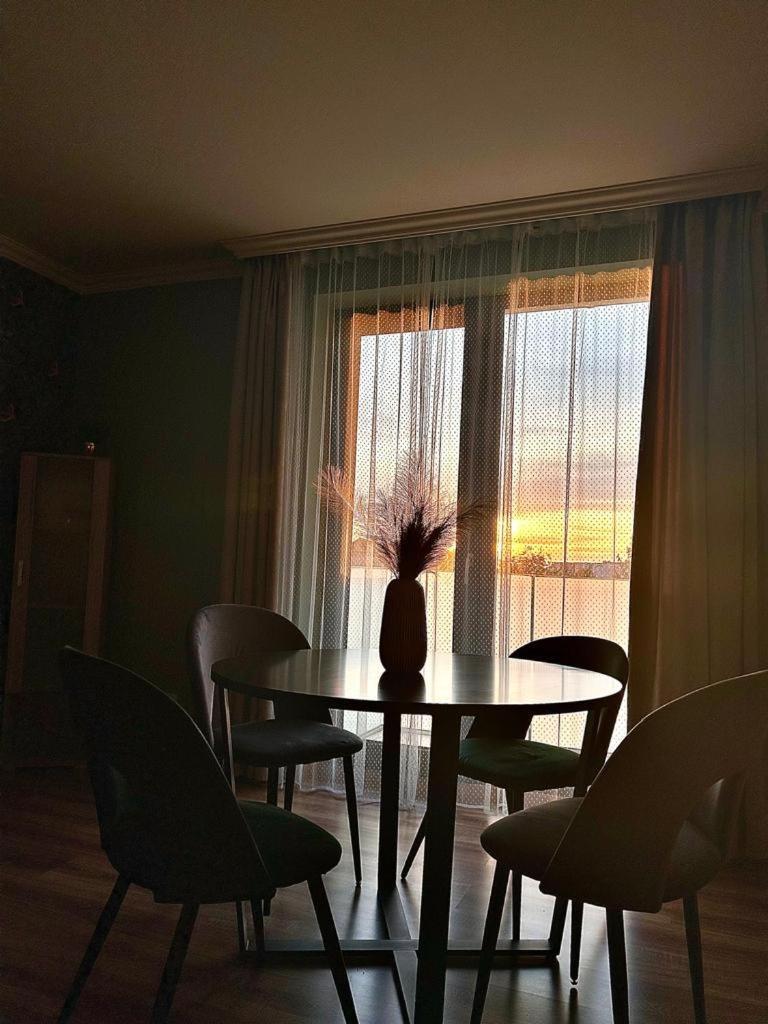 Becca'S Downtown Apartment With Private Parking Gran Varadino Esterno foto
