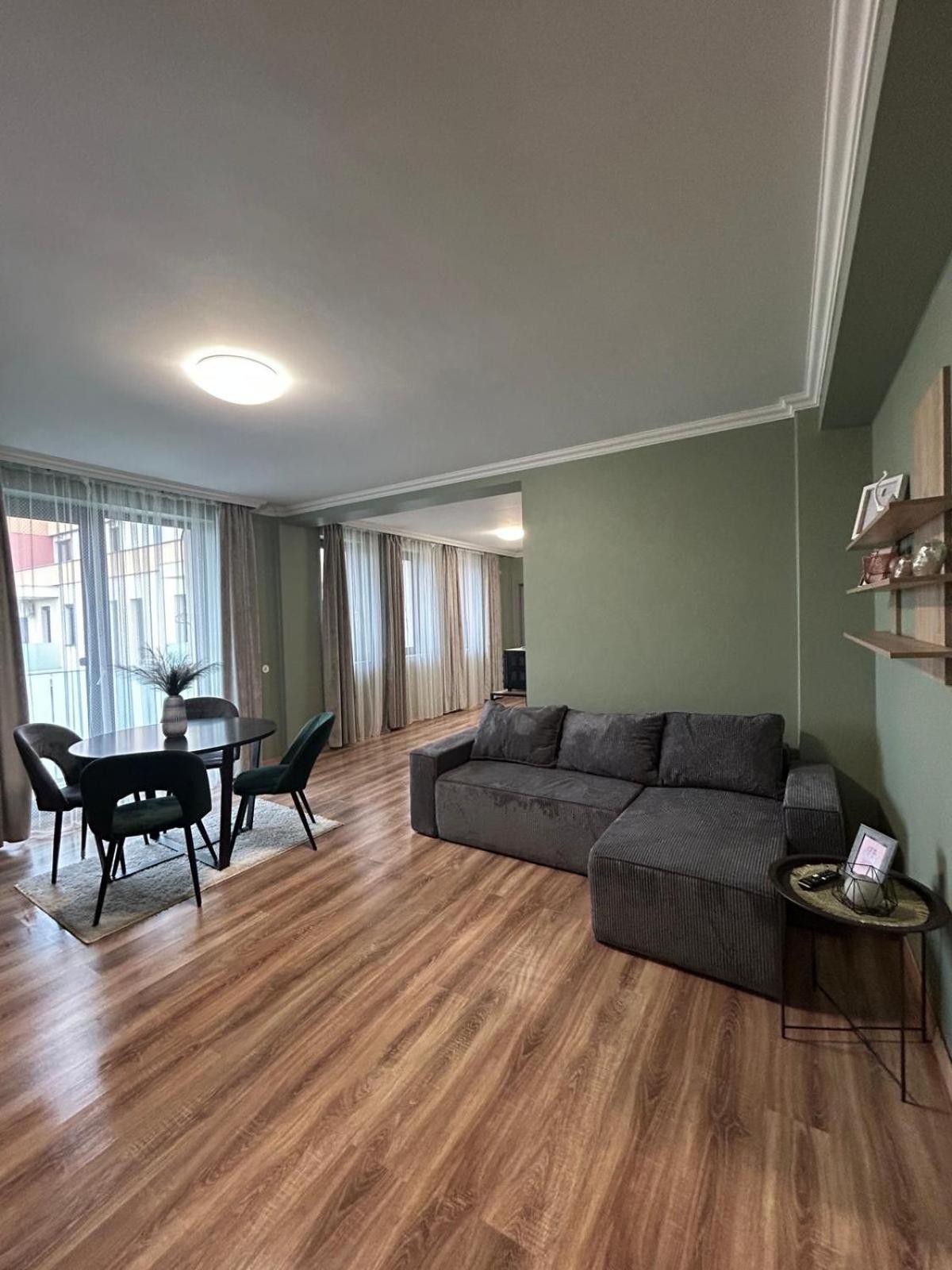 Becca'S Downtown Apartment With Private Parking Gran Varadino Esterno foto